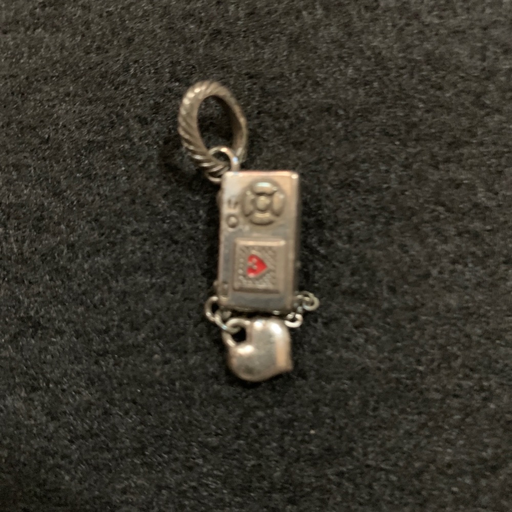 Brighton camera charm - Picture 4 of 4